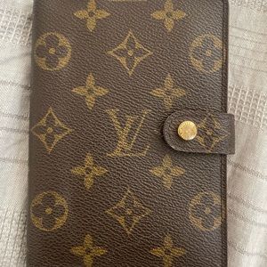 Louis Vuitton PM agenda